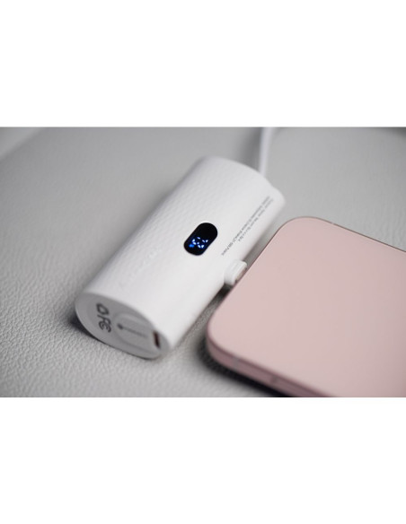 FORCELL F-ENERGY Power Plug F5K3 powerbank 5,000mAh avec connecteur intégré pour Lightning 8-PIN PD 20W blanc