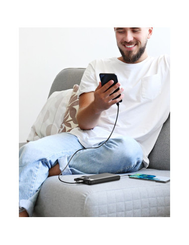 Banque d'énergie VEGER 10 000 mAh avec câbles Micro USB / Type C / Lightning C10 intégrés (W1116) noir